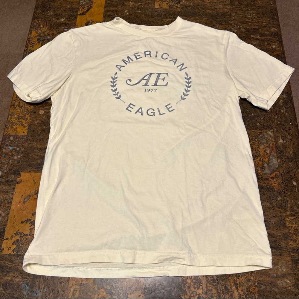 American Eagle T  Shirt Mens Sm Super Soft Standard Fit Yellow Crewneck